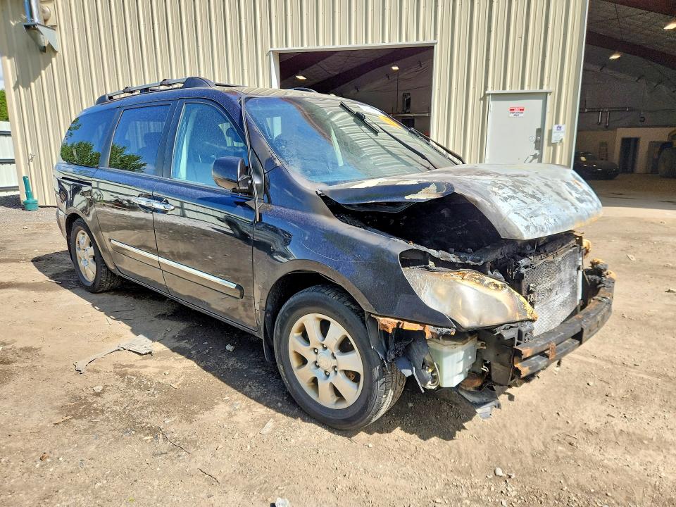 2008 Hyundai Entourage VIN KNDMC233386047655 COPART salvage auction — Burn Engine, VT - CERT OF TITLE-SALVAGE VEHICLE, sold $175 on 2026-07-27 (photo 4)
