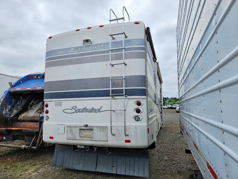 2006 Fleetwood All models VIN 5B4MP67G353410290 COPART salvage auction — MINOR DENT/SCRATCHES, OR - CERTIFICATE OF TITLE, sold $8,900 on 2026-07-21 (photo 4)