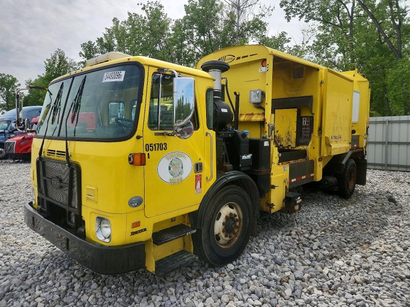 2014 Autocar All models VIN 5VCA3SVF5EH216233 COPART salvage auction — NORMAL WEAR, OH - CERTIFICATE OF TITLE, sold $150 on 2026-07-28 (photo 2)