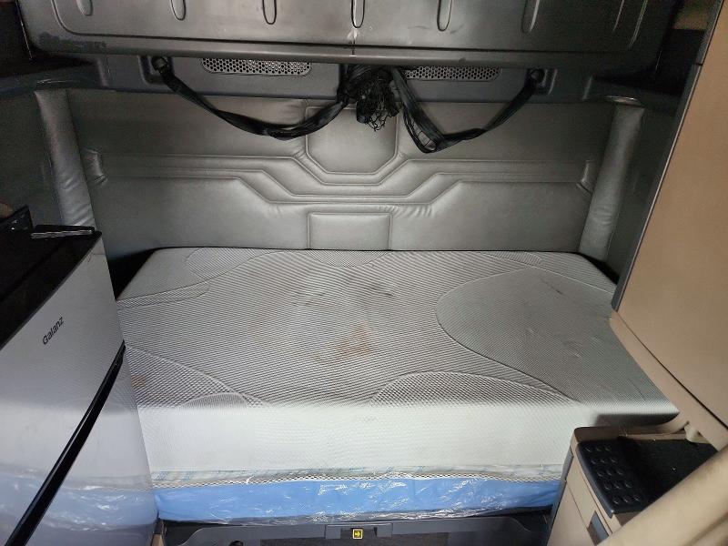 2018 Freigliner All other VIN 3AKJGLDR4JSJK5347 COPART salvage auction — NORMAL WEAR, IL - CERTIFICATE OF TITLE, sold $7,950 on 2026-07-15 (photo 6)