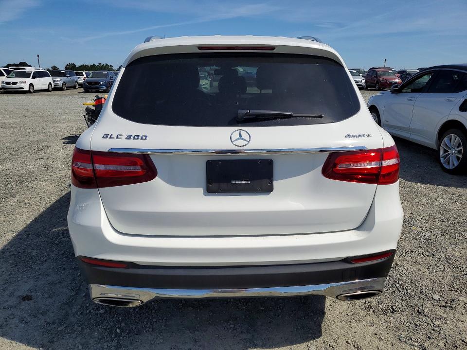2018 Mercedes-benz Glc class VIN WDC0G4KB8JV076114 COPART salvage auction — NORMAL WEAR, Ca - Dis/Dlr/Exp Only Clean Title, sold $8,900 on 2026-08-11 (photo 6)