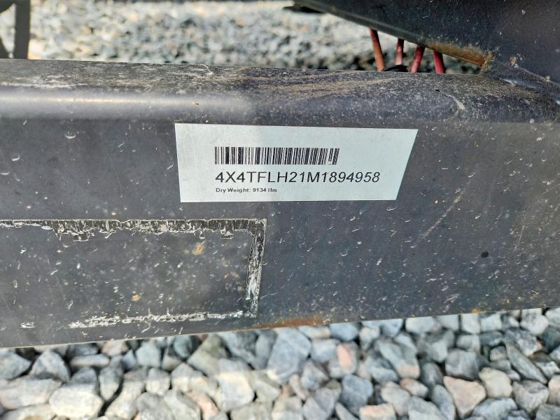 2021 Forest river sier Recreation VIN 4X4TFLH21M1894958 COPART salvage auction — MINOR DENT/SCRATCHES, SC, sold $3,200 on 2026-07-13 (photo 8)