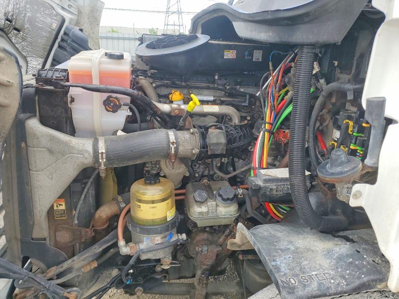 2019 Freightliner All other VIN 3AKJGBDV9KDJW2049 COPART salvage auction — MINOR DENT/SCRATCHES, IN - CERTIFICATE OF TITLE, sold $2,650 on 2026-07-23 (photo 7)