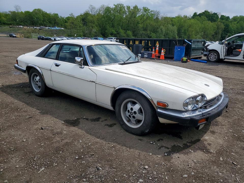 1986 Jaguar Xjs VIN SAJNV5843GC133258 COPART salvage auction — MINOR DENT/SCRATCHES, Ny - Certificate Of Title, sold $3,900 on 2026-07-21 (photo 4)