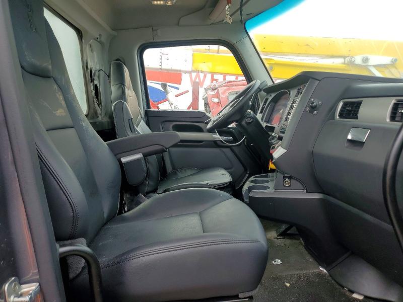 2024 Kenworth All other VIN 1XKYDP9X3RJ348970 COPART salvage auction — BURN, IL - SALVAGE CERTIFICATE, sold $15,100 on 2026-07-20 (photo 5)
