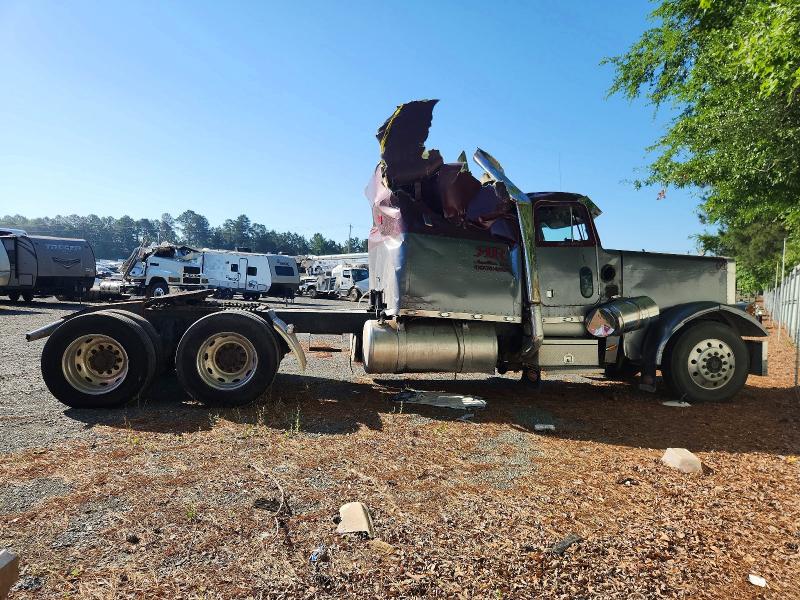 1999 Peterbilt All other VIN 1XP5DB9XXXD485223 COPART salvage auction — ROLLOVER, ST, sold $1,200 on 2026-07-09 (photo 9)