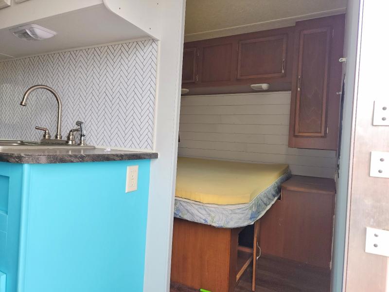2012 Camper Autumn rid VIN 1SABS0BP8C28D5114 COPART salvage auction — SIDE, OH - CERT OF TITLE-SALVAGE, sold $1,950 on 2026-07-09 (photo 5)