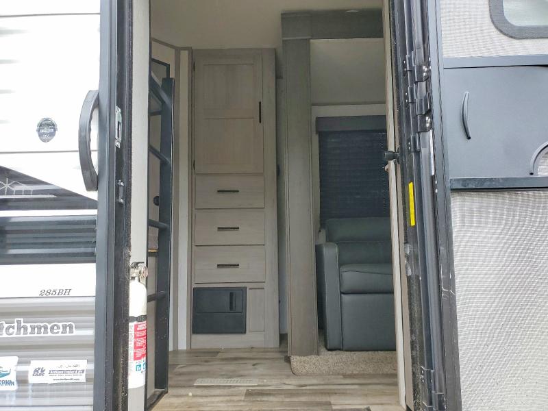 2022 Dutchmen travel Recreation VIN 4YDTCMN20NH932548 COPART salvage auction — NORMAL WEAR, AB - BOS - ACTIVE, sold $15,300 on 2026-07-07 (photo 6)