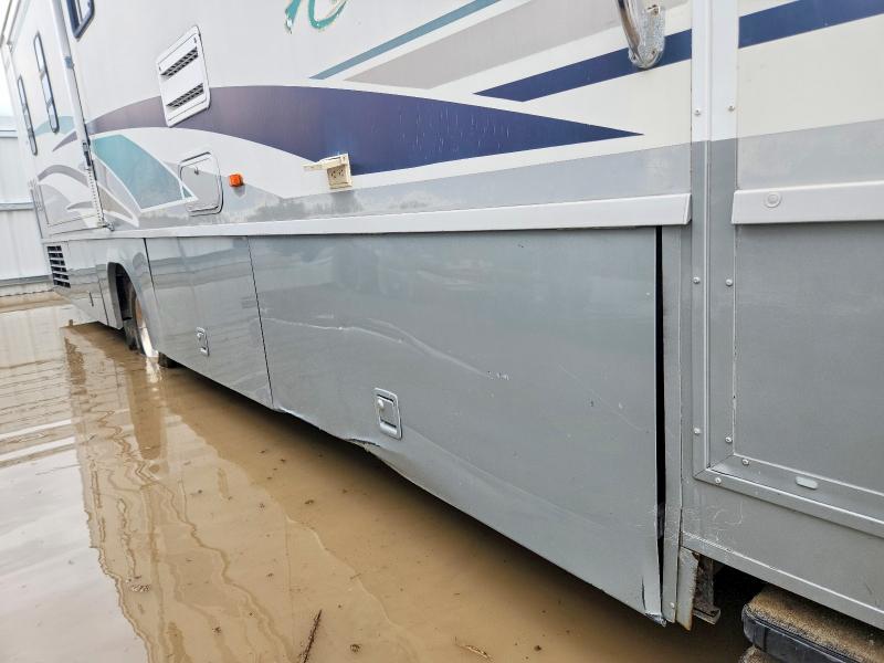 2004 Winn F550 VIN 1FCNF53S930A05961 COPART salvage auction — SIDE, KS - CERT OF TITLE-SALVAGE, sold $1,550 on 2026-07-16 (photo 9)