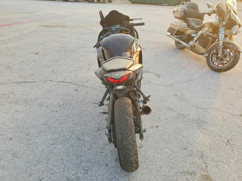 2019 Yama Yzf600 VIN MH3RH18Y7KK001901 COPART salvage auction — ALL OVER, TX - SALVAGE VEHICLE TITLE, sold $1,150 on 2026-07-30 (photo 4)
