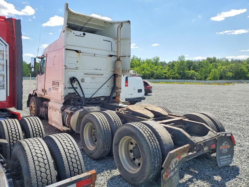 2005 Volv Vn VIN 4V4NC9GH65N390260 COPART salvage auction — FRONT END, CZ, sold $950 on 2026-07-30 (photo 3)