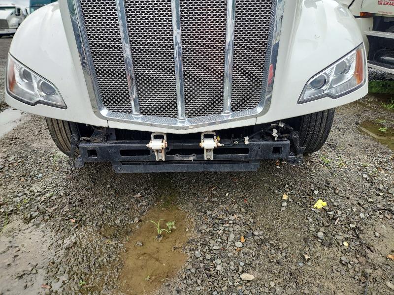 2023 Peterbilt All other VIN 1XPBDP9XXPD887162 COPART salvage auction — FRONT END, CT, sold $11,700 on 2026-08-27 (photo 9)
