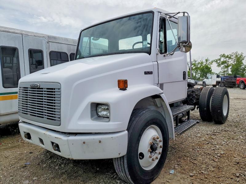 2004 Freightliner Fl70 VIN 1FUBBUDC44HM87511 COPART salvage auction — MECHANICAL, CT, sold $275 on 2026-08-24 (photo 2)