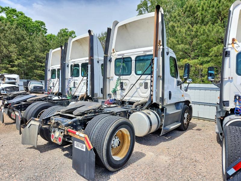 2016 Freightliner All other VIN 1FUBGEDV4GLHC5656 COPART salvage auction — NORMAL WEAR, IN - CERTIFICATE OF TITLE, sold $5,000 on 2026-07-28 (photo 4)