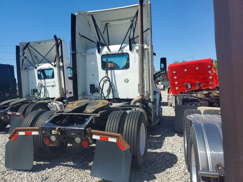 2016 Peterbilt All other VIN 1XPBA48X5GD354421 COPART salvage auction — NORMAL WEAR, IN - CERTIFICATE OF TITLE, sold $5,700 on 2026-07-10 (photo 4)