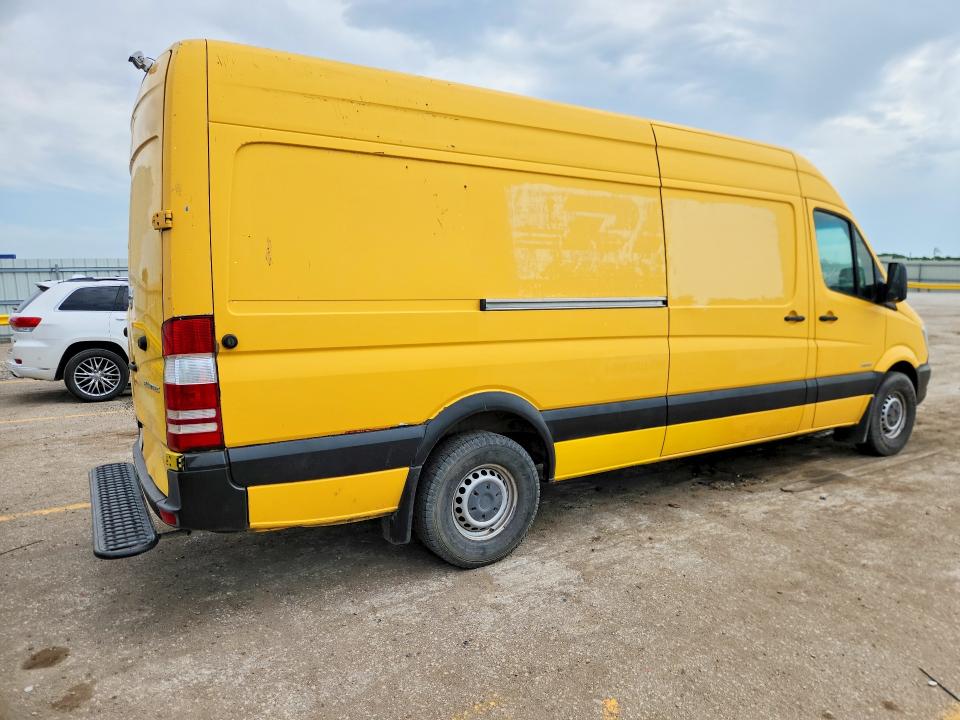 2014 Freightliner Sprinter VIN WDYPE8DB5E5841160 COPART salvage auction — REAR END, NJ - CERTIFICATE OF TITLE, sold $5,300 on 2026-07-29 (photo 3)