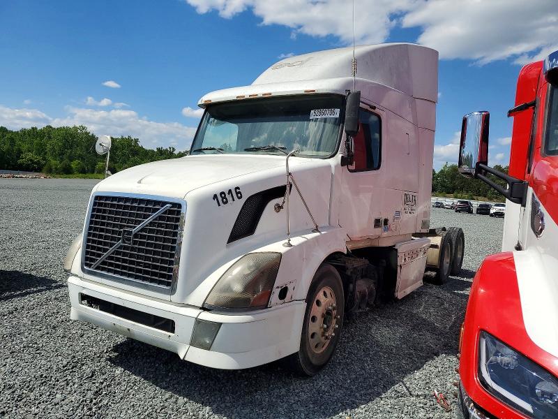 2005 Volv Vn VIN 4V4NC9GH65N390260 COPART salvage auction — FRONT END, CZ, sold $950 on 2026-07-30 (photo 2)