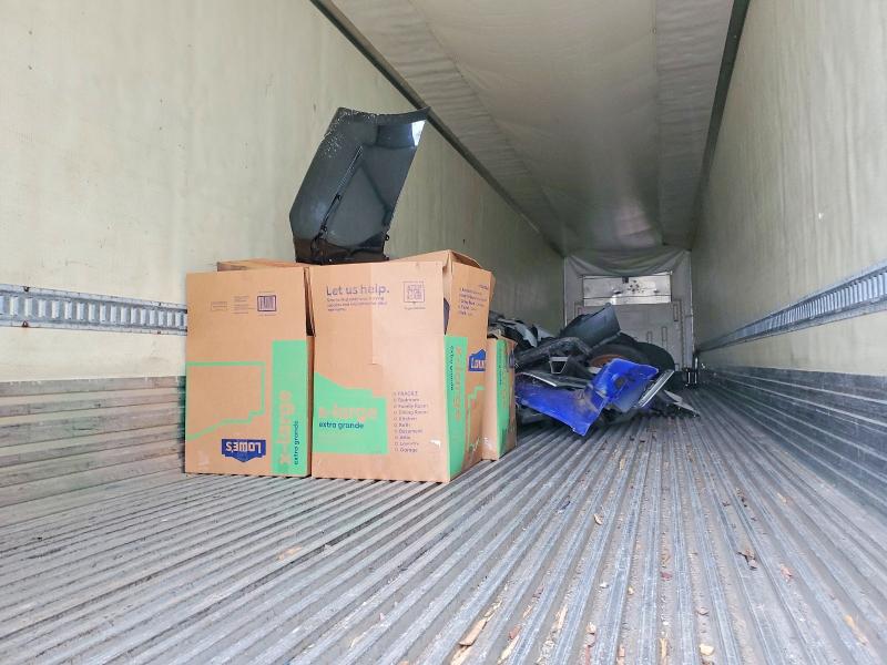 2006 Utility trailer Trailer VIN 1UYVS24886M718703 COPART salvage auction — MINOR DENT/SCRATCHES, ST, sold $1,000 on 2026-07-09 (photo 6)