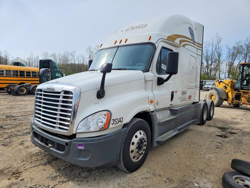 2018 Freigliner All other VIN 3AKJGLDR4JSJK5347 COPART salvage auction — NORMAL WEAR, IL - CERTIFICATE OF TITLE, sold $7,950 on 2026-07-15 (photo 2)