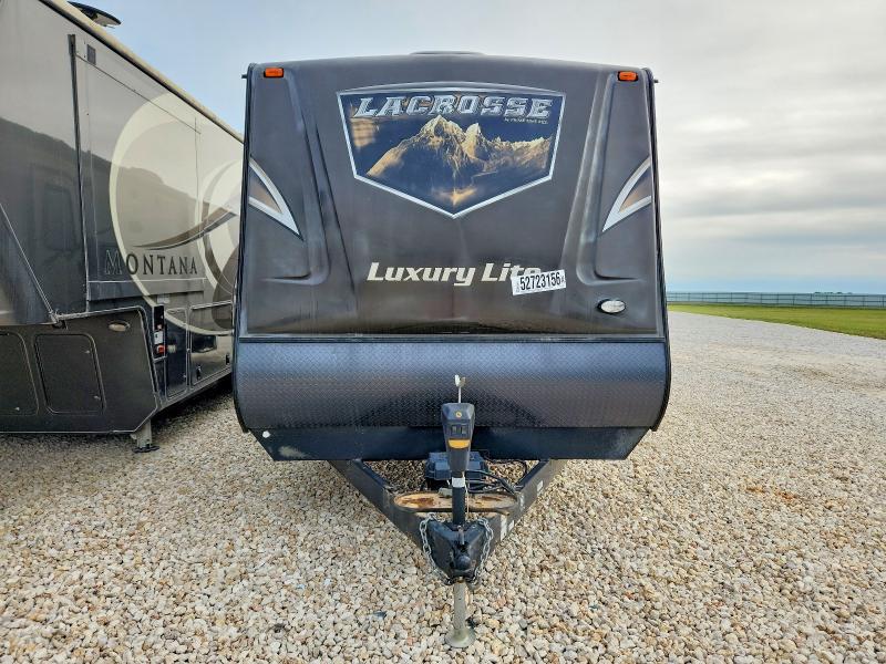 2015 Foresriver Lacrosse VIN 5ZT2LCXB2FB005768 COPART salvage auction — WATER/FLOOD, TX - SALVAGE TITLE-FLOOD DAMAGE, sold $4,650 on 2026-07-06 (photo 8)