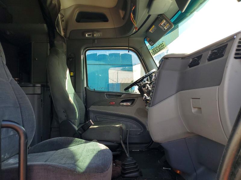2017 Peterbilt All other VIN 1XPBD49X2HD392907 COPART salvage auction — ALL OVER, IN - CERT OF TITLE-SALVAGE TITLE (P), sold $2,050 on 2026-07-23 (photo 5)