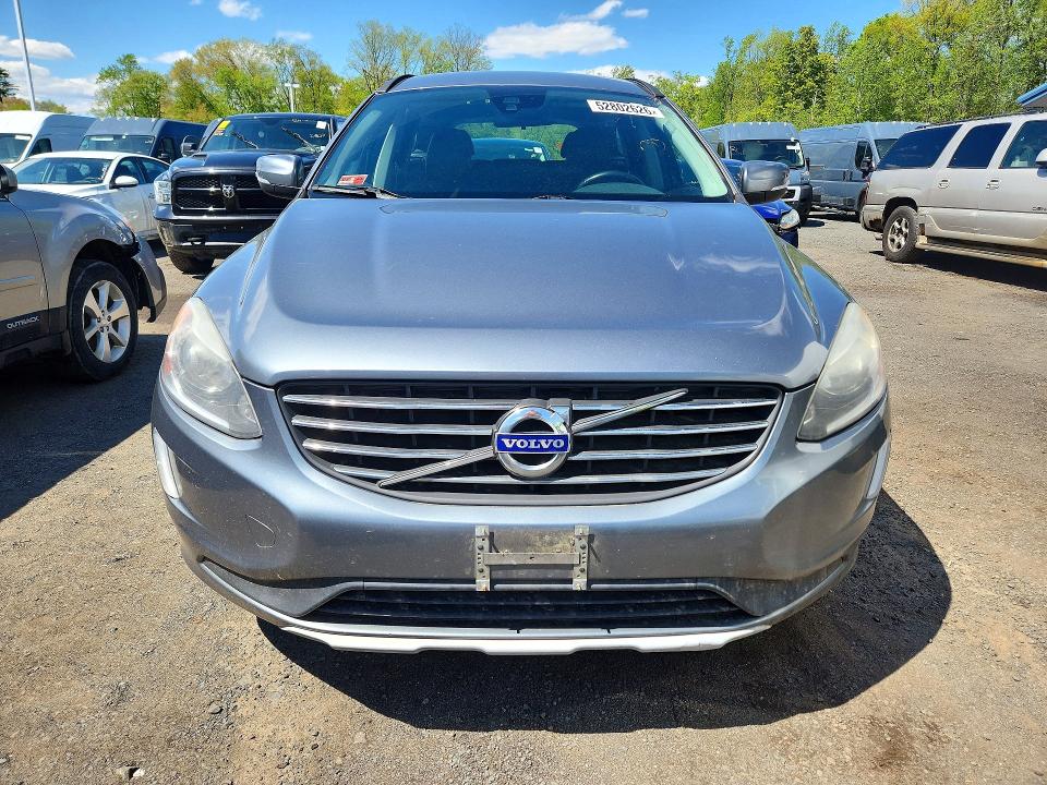 2017 Volv Xc60 VIN YV440MDJ9H2087521 COPART salvage auction — MINOR DENT/SCRATCHES, RI - CERTIFICATE OF TITLE, sold $4,600 on 2026-07-30 (photo 5)