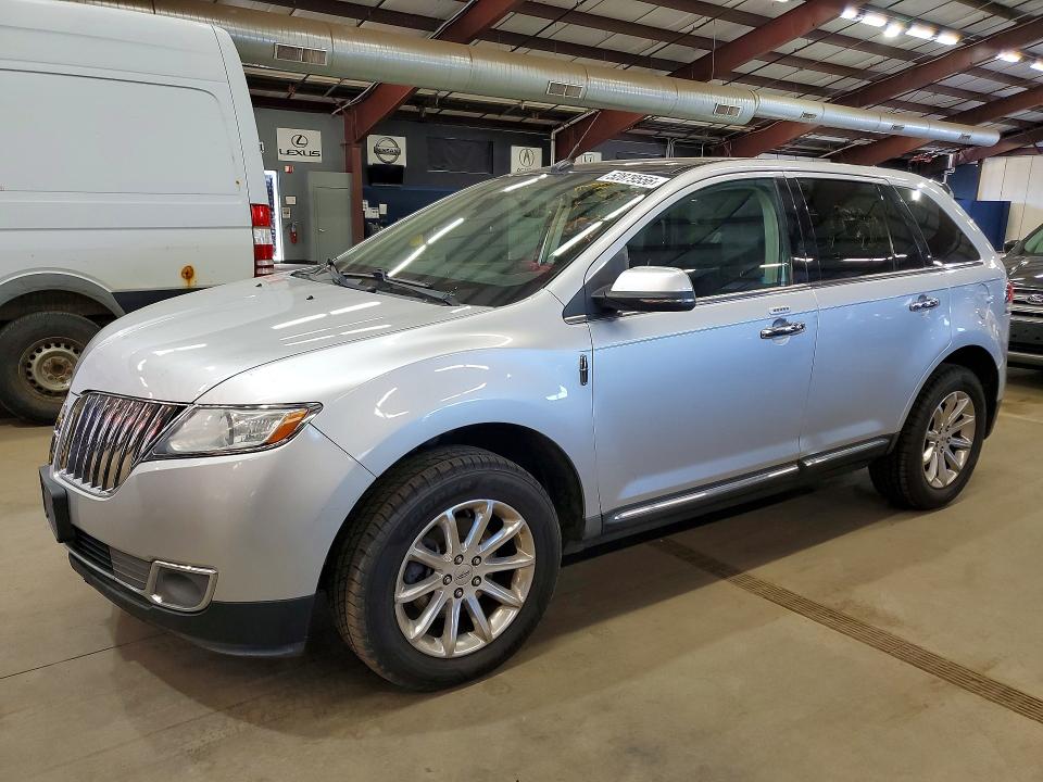 2015 Lincoln townhouse Mkx VIN 2LMDJ8JK9FBL24312 COPART salvage auction — MINOR DENT/SCRATCHES, MA - CERTIFICATE OF TITLE, sold $1,950 on 2026-07-03 (photo 1)