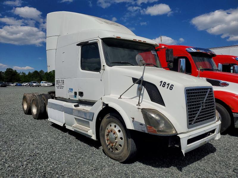 2005 Volv Vn VIN 4V4NC9GH65N390260 COPART salvage auction — FRONT END, CZ, sold $950 on 2026-07-30 (photo 1)