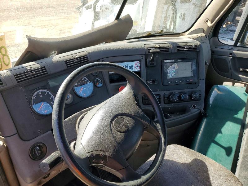 2018 Freigliner All other VIN 3AKBGADV1JSJL4559 COPART salvage auction — MINOR DENT/SCRATCHES, CT, sold $1,150 on 2026-07-08 (photo 8)