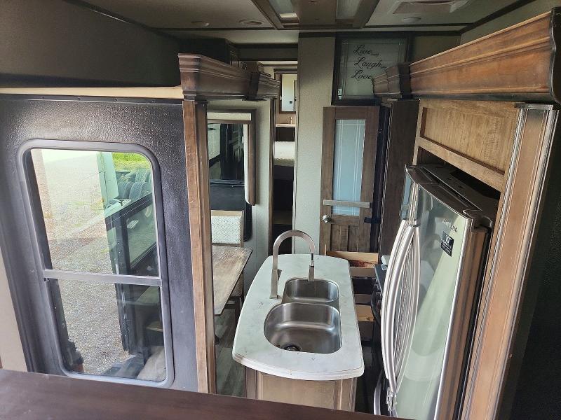 2021 Grand design Solitude VIN 573FS4325MAA00922 COPART salvage auction — MINOR DENT/SCRATCHES, KS - CERT OF TITLE-SALVAGE, sold $19,000 on 2026-07-07 (photo 6)