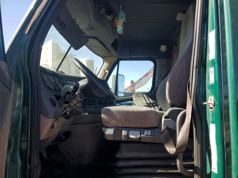 2018 Freigliner All other VIN 3AKBGADV1JSJL4559 COPART salvage auction — MINOR DENT/SCRATCHES, CT, sold $1,150 on 2026-07-08 (photo 7)