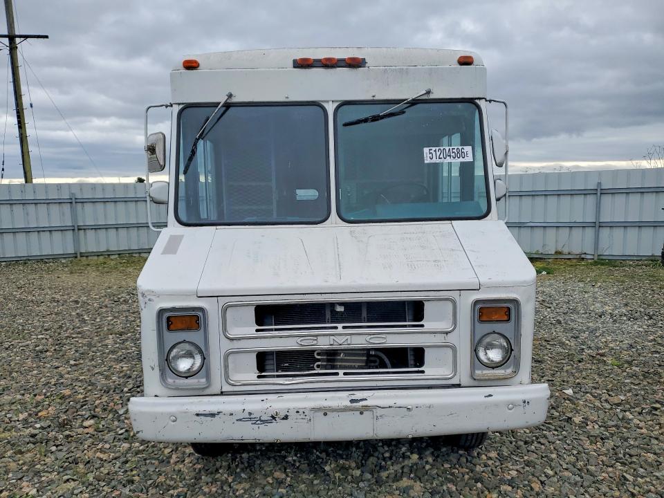 1988 White/gmc G-series VIN 1GTHP32K9J3501998 COPART salvage auction — FRONT END, CA - DIS/DLR/EXP APP FOR DUP CLEAN, sold $125 on 2026-07-13 (photo 5)