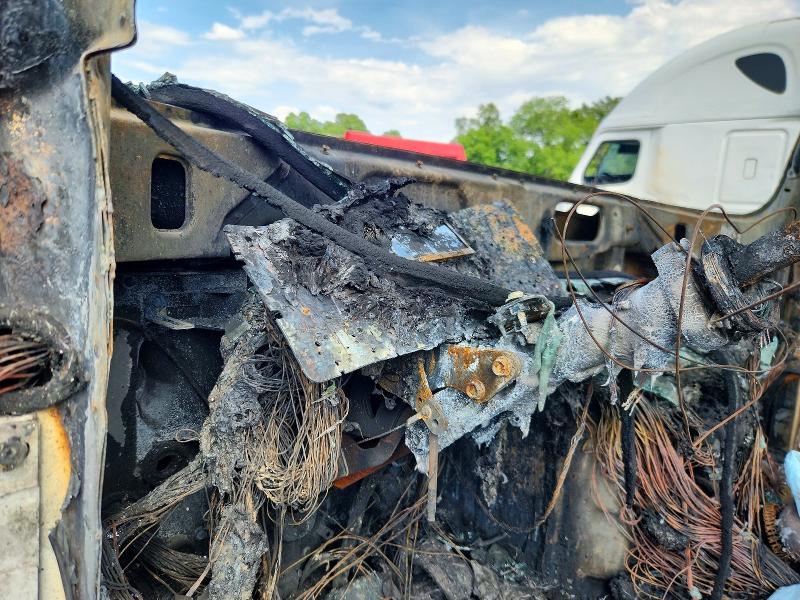 2025 Mack All other VIN 1M1AN3GY2SM052714 COPART salvage auction — BURN, BP, sold $70 on 2026-07-07 (photo 8)