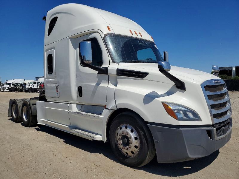 2020 Freightliner Cascadia 126 VIN 3AKJHHDR7LSLR4455 COPART salvage auction — MINOR DENT/SCRATCHES, PA - DIS/DLR/EXP ONLY CLEAN TITLE, sold $6,300 on 2026-07-22 (photo 1)