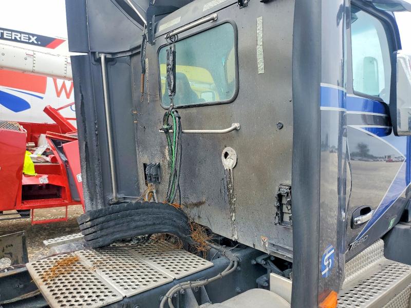2024 Kenworth All other VIN 1XKYDP9X3RJ348970 COPART salvage auction — BURN, IL - SALVAGE CERTIFICATE, sold $15,100 on 2026-07-20 (photo 6)