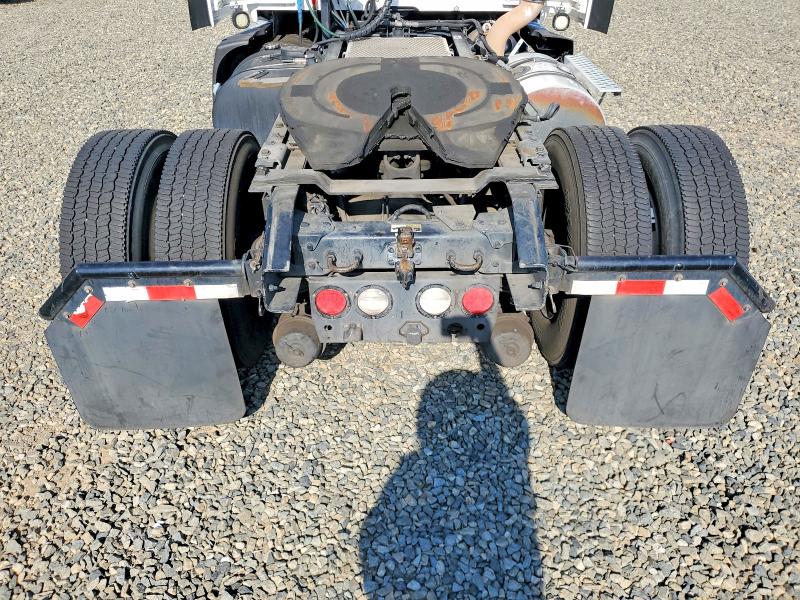 2017 Kenworth All other VIN 1XKYA48X4HJ160370 COPART salvage auction — NORMAL WEAR, IN - DIS/DLR/EXP ONLY CLEAN TITLE, sold $10,900 on 2026-07-07 (photo 9)