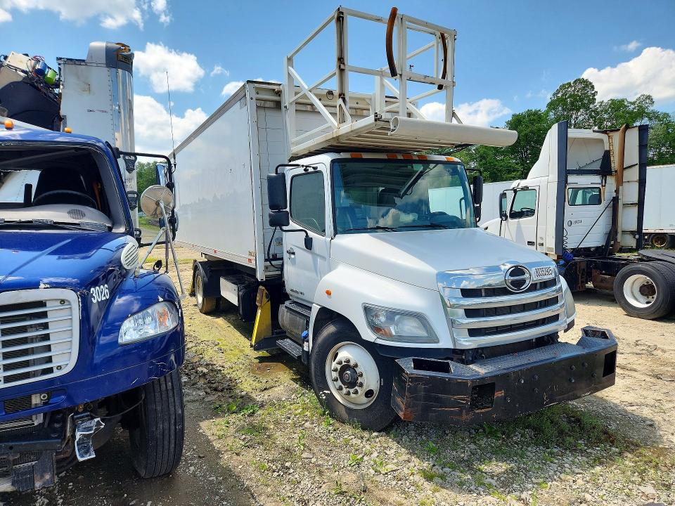 2018 Hino All models VIN 5PVNV8JT0J4S54851 COPART salvage auction — SIDE, SC, sold $1,600 on 2026-07-23 (photo 4)