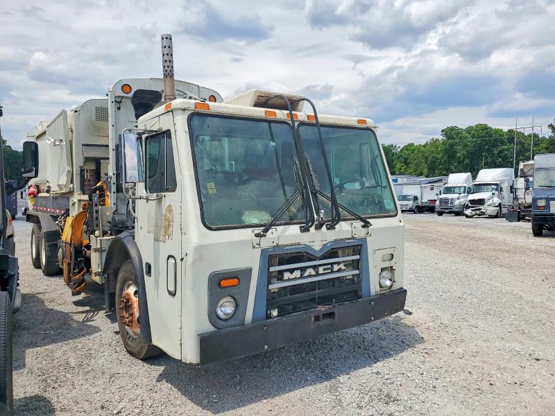 2015 Mack All other VIN 1M2AU04C0FM009503 COPART salvage auction — MECHANICAL, GA - CERTIFICATE OF TITLE, sold $5,300 on 2026-07-29 (photo 1)