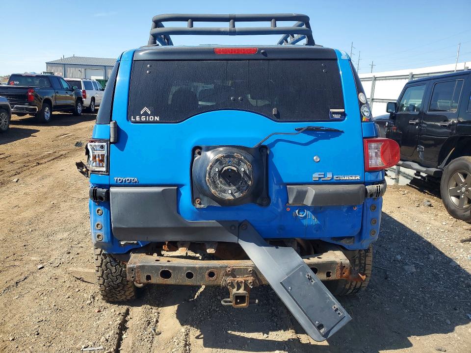 2007 Toyota Fj cruiser VIN JTEBU11F170043645 COPART salvage auction — REAR END, FL - CERTIFICATE OF TITLE, sold $2,350 on 2026-07-31 (photo 6)