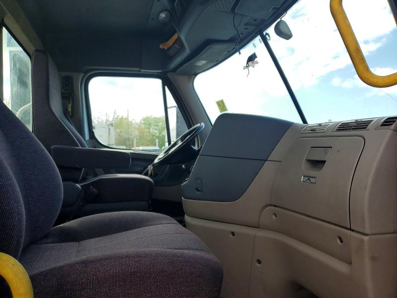 2018 Freightliner All other VIN 1FUBGAD96JLJV5406 COPART salvage auction — MINOR DENT/SCRATCHES, AL - CERTIFICATE OF TITLE (P), sold $12,500 on 2026-07-28 (photo 5)