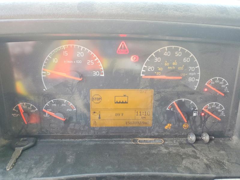 2007 Volv Vn VIN 4V4NC9TG47N440704 COPART salvage auction — FRONT END, Tx - Certificate Of Title, sold $1,850 on 2026-07-28 (photo 8)