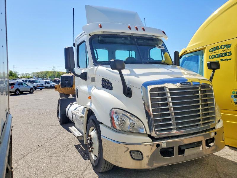 2019 Freightliner Cascadia 113 VIN 3AKBGADV1KSLG6785 — COPART salvage auction photo