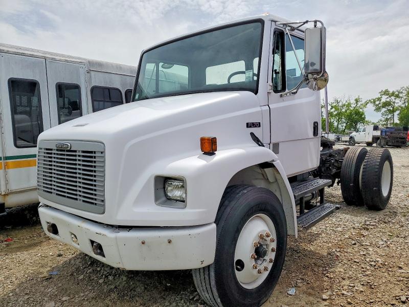 2004 Freightliner Fl70 VIN 1FUBBUDC44HM87511 COPART salvage auction — MECHANICAL, CT, sold $275 on 2026-08-24 (photo 9)