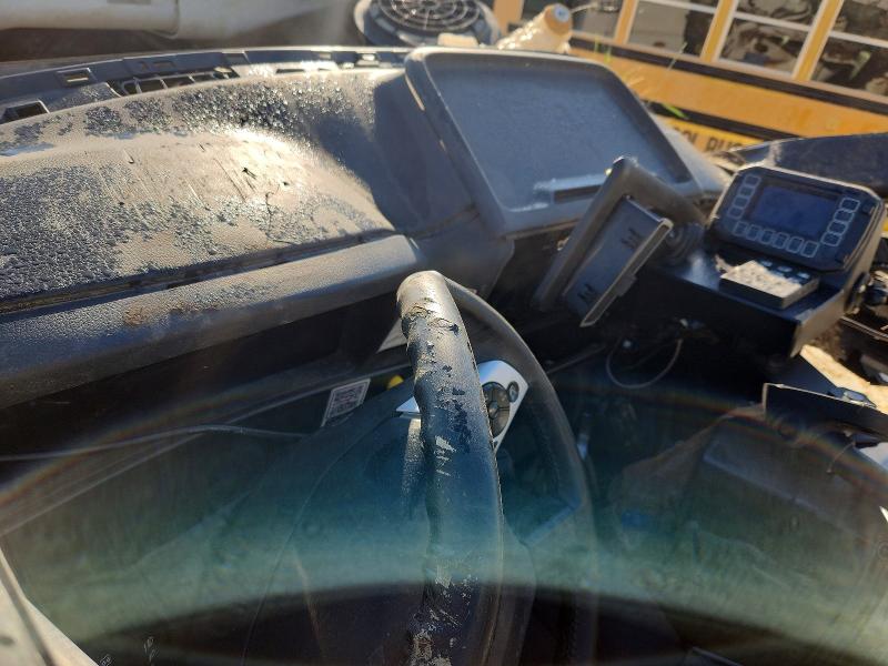 2025 Freightliner All other VIN 3ALHG3DV5SDVT9895 COPART salvage auction — ROLLOVER, TX - SALVAGE VEHICLE TITLE, sold $1,450 on 2026-07-24 (photo 8)