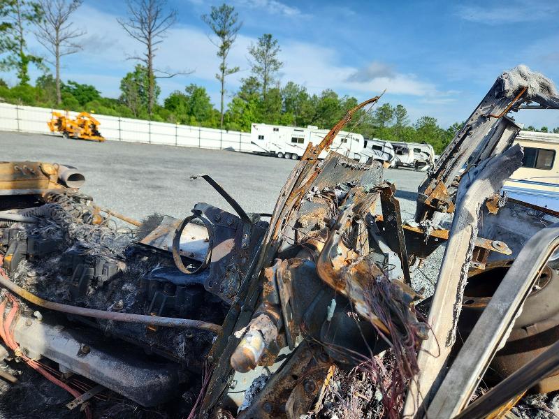 1997 Freightliner All other VIN 1FUPCSEB9VP930336 COPART salvage auction — BURN, BP, sold $400 on 2026-07-09 (photo 8)