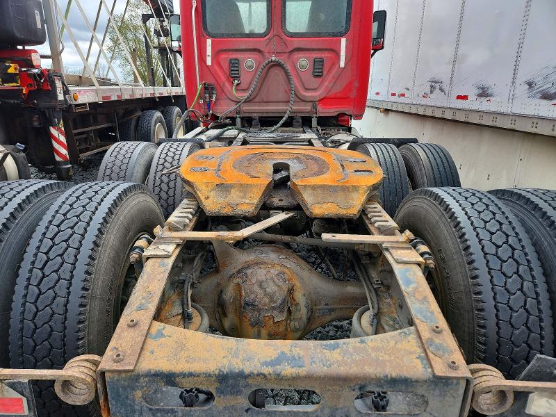 2011 Freigliner All other VIN 1FUJGEDV7BSBB1520 COPART salvage auction — SIDE, MI - DEALER ONLY CLEAN TITLE (P), sold $2,000 on 2026-07-31 (photo 6)