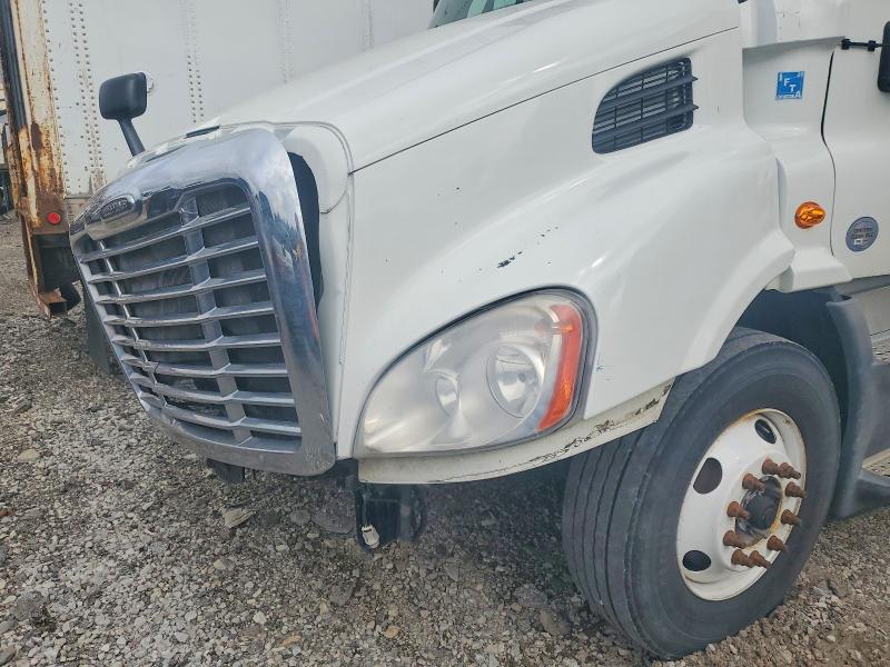 2018 Freightliner All other VIN 3AKBGADV1JSJN2740 COPART salvage auction — STRIPPED, CT, sold $125 on 2026-07-30 (photo 9)