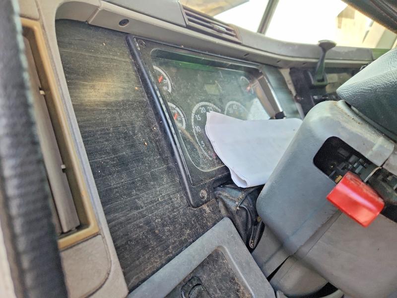 2007 Freightliner All other VIN 1FUJA6CK77LX78671 COPART salvage auction — ALL OVER, OH - CERT OF TITLE-SALVAGE, sold $3,800 on 2026-07-09 (photo 8)