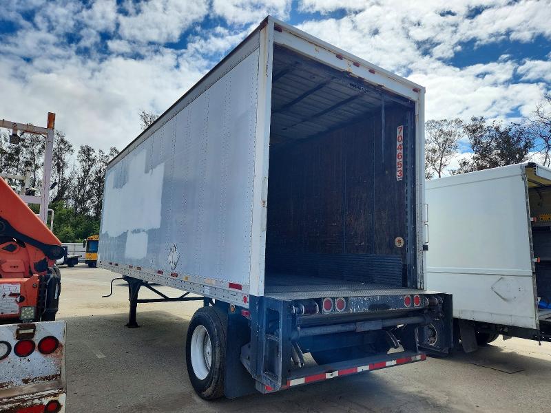 2002 Waba All models VIN 1JJV281W52L782807 COPART salvage auction — MINOR DENT/SCRATCHES, CA - DIS/DLR/EXP ONLY CLEAN TITLE, sold $2 on 2026-07-31 (photo 3)