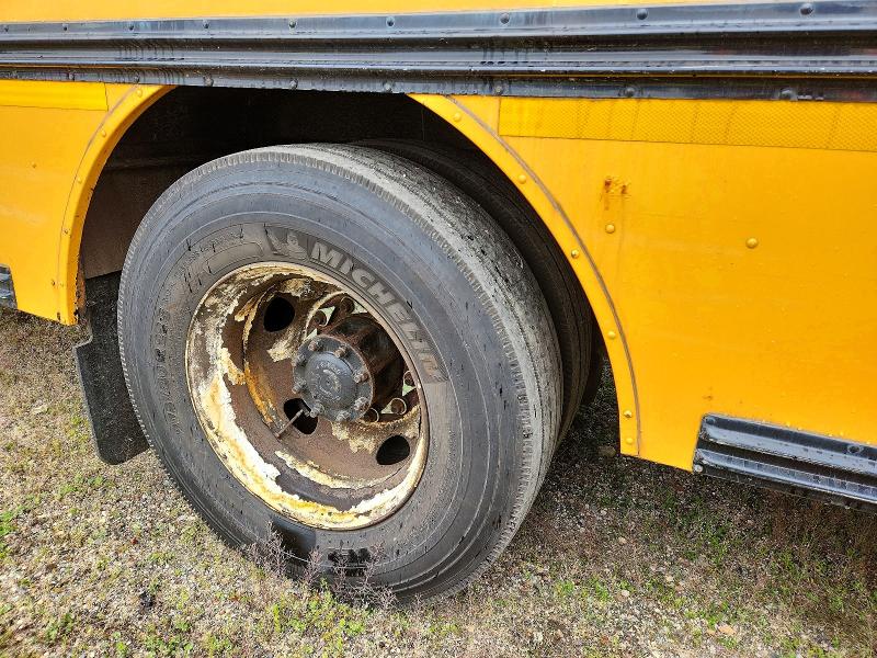 2009 Blue bird VIN 1BAKFCPA79F260987 COPART salvage auction — MINOR DENT/SCRATCHES, NY - CERTIFICATE OF TITLE, sold $1,800 on 2026-07-29 (photo 9)